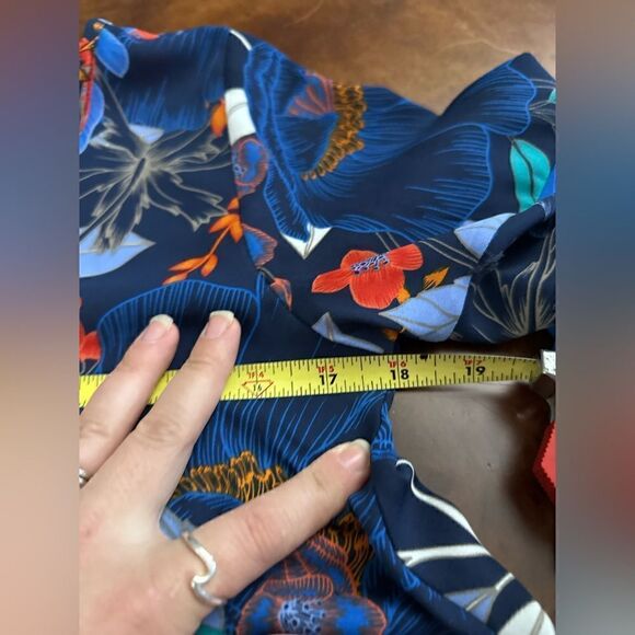 Status By Chenault Women'S Blue Floral Double Flounce Flutter Sleeve Top Small - Picture 11 of 15